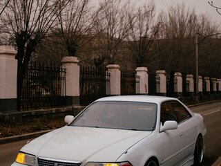 1997 Toyota Mark II VIII (X100), белый, 810000 рублей, вид 1
