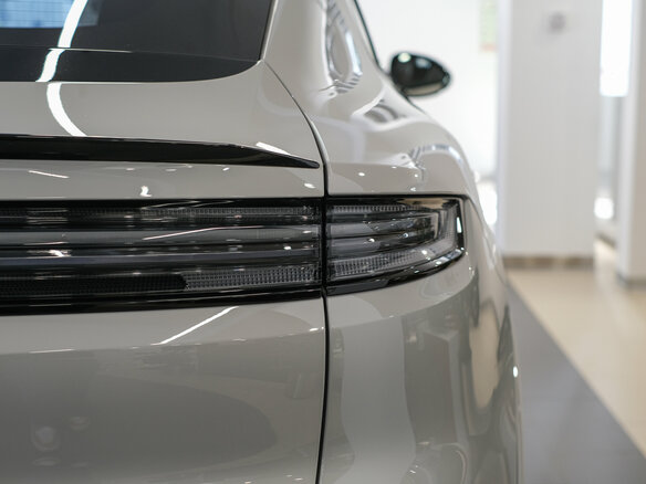 2026 Porsche Cayenne Coupé III Рестайлинг, серый, 20800000 рублей - вид 7