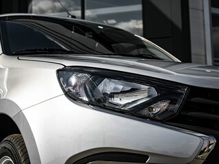 2026 Lada (ВАЗ) Granta I Рестайлинг, серебристый, 1121000 рублей, вид 2