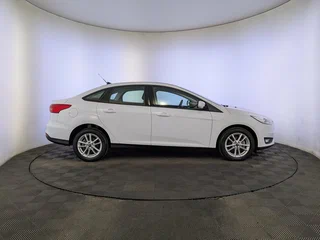 2017 Ford Focus III Рестайлинг, белый, 1550000 рублей, вид 4