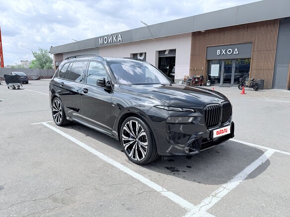 2023 BMW X7 40d I (G07) Рестайлинг, чёрный - вид 2