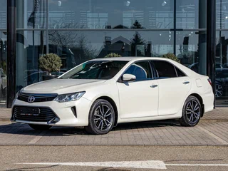 2017 Toyota Camry VII (XV50) Рестайлинг, белый, 1815000 рублей, вид 1