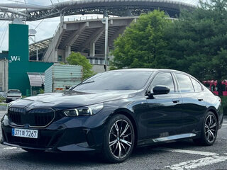 2026 BMW 5 серии 530i xDrive VIII (G60/G61/G68), чёрный, 7250000 рублей, вид 1