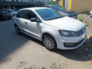 2018 Volkswagen Polo V Рестайлинг, белый, 400000 рублей, вид 2