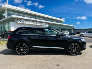 2016 Audi Q7 II (4M), чёрный, 2990000 рублей, вид 4