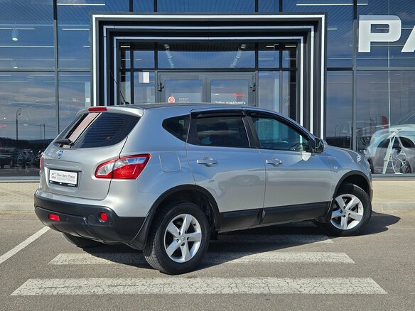 2013 Nissan Qashqai I Рестайлинг, серебристый - вид 3