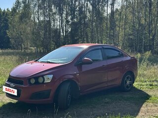2012 Chevrolet Aveo II, красный, 650000 рублей, вид 1