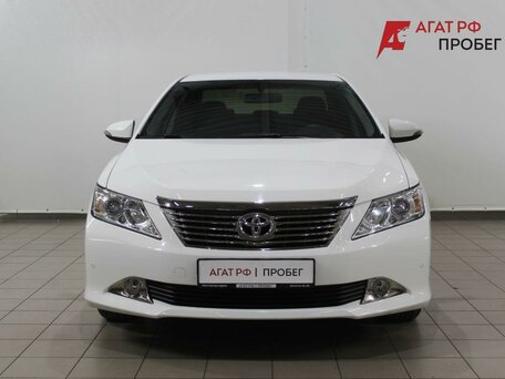 2014 Toyota Camry VII (XV50), белый, 2025000 рублей, вид 2