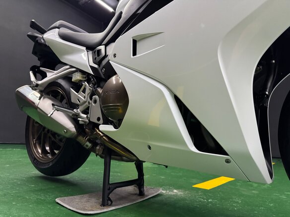 2017 Honda VFR 800, белый, 785000 рублей - вид 21