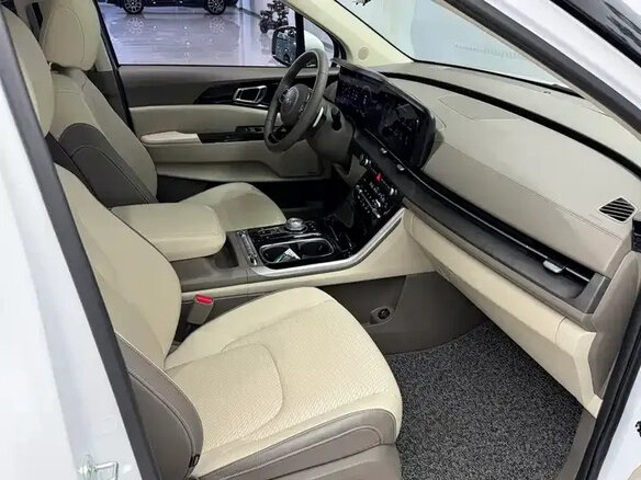 2023 Kia Carnival IV, белый, 4985000 рублей - вид 8