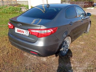 2014 Kia Rio 5-speed III, серый, 510000 рублей, вид 3