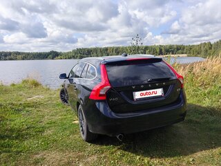 2015 Volvo V60 I Рестайлинг, чёрный, 1790000 рублей, вид 2