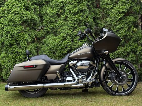 2017 Harley-Davidson Road Glide, зелёный, 1600000 рублей, вид 5