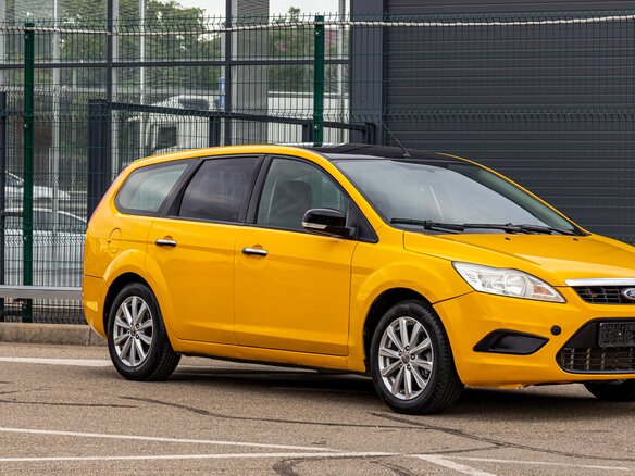 2011 Ford Focus II Рестайлинг, жёлтый - вид 6