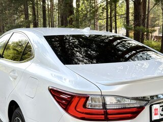 2017 Lexus ES 250 VI Рестайлинг, белый, 3150000 рублей, вид 5