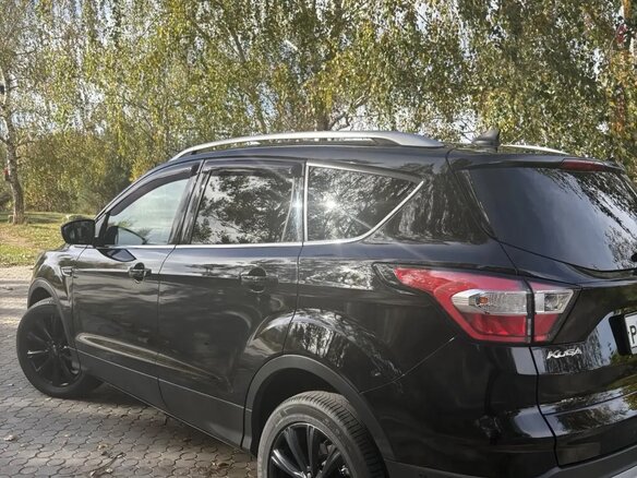 2017 Ford Kuga II Рестайлинг, чёрный, 1900000 рублей - вид 11