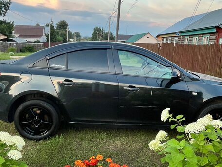 2010 Chevrolet Cruze I, чёрный, 400000 рублей, вид 3