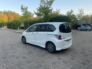 2016 Honda Freed I Рестайлинг 2, белый, 820000 рублей, вид 5