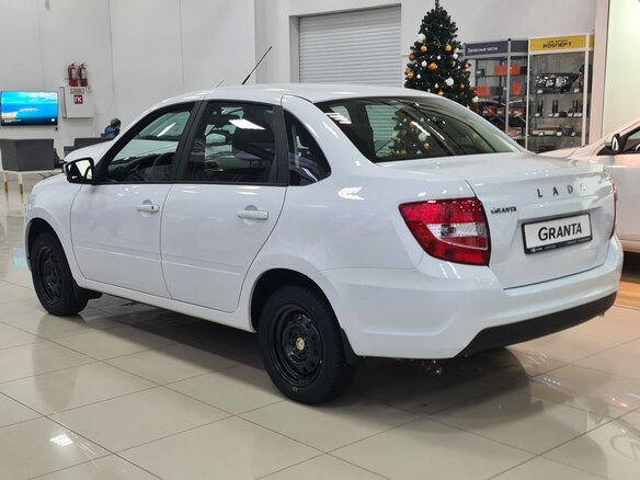 2026 Lada (ВАЗ) Granta I Рестайлинг, белый - вид 4