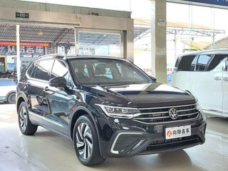 2023 Volkswagen Tiguan II Рестайлинг, чёрный, 2400000 рублей, вид 1