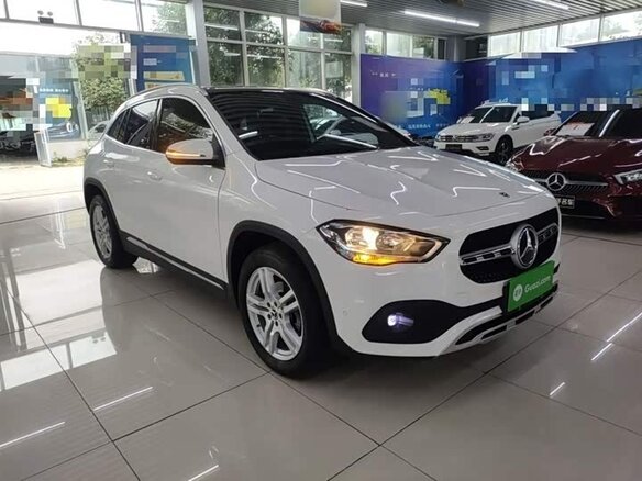 2021 Mercedes-Benz GLA 180 II (H247), белый, 1980000 рублей