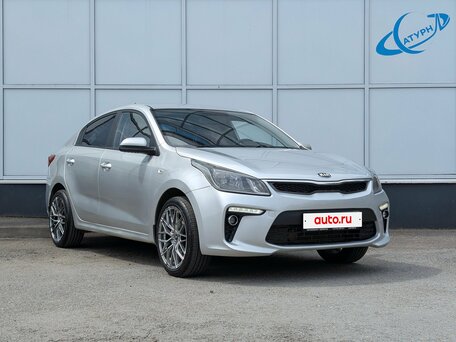 2018 Kia Rio IV, серебристый, 1235000 рублей, вид 3