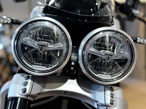 2023 Triumph Rocket 3, красный, 2990000 рублей - вид 13