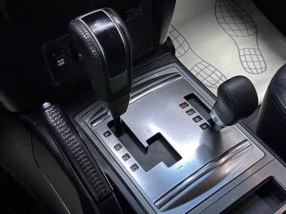2011 Mitsubishi Pajero IV Рестайлинг 1, чёрный, 1899000 рублей - вид 25