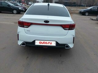 2020 Kia Rio IV Рестайлинг, белый, 1265000 рублей, вид 4