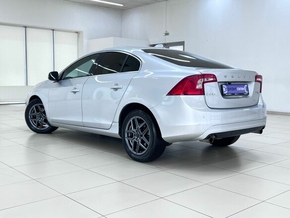 2016 Volvo S60 II Рестайлинг, серебристый, 1350000 рублей - вид 9