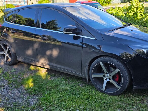 2011 Ford Focus III, чёрный, 890000 рублей - вид 3