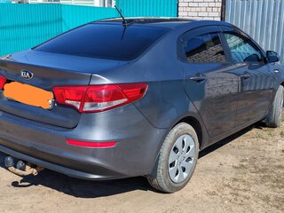 2017 Kia Rio III Рестайлинг, серый, 985000 рублей, вид 3