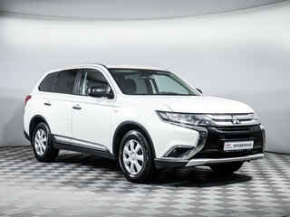 2017 Mitsubishi Outlander III Рестайлинг 2, белый, 1449000 рублей, вид 3