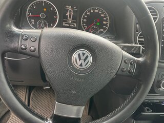 2010 Volkswagen Tiguan I, чёрный, 700000 рублей, вид 4
