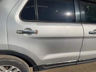 2013 Ford Explorer V, серебристый, 1400000 рублей, вид 4