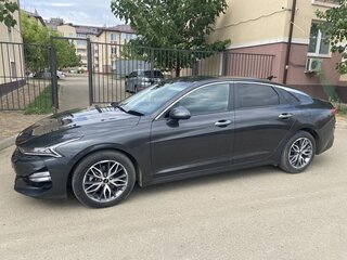 2021 Kia K5 III, серый, 2835000 рублей, вид 4