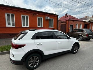 2021 Kia Rio X IV Рестайлинг, белый, 1750000 рублей, вид 3