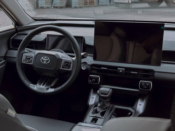 2026 Toyota RAV4 VI (XA60), белый - вид 4