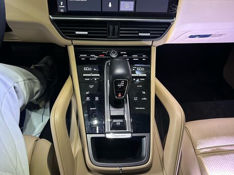 2020 Porsche Cayenne III, серый, 7100000 рублей, вид 5