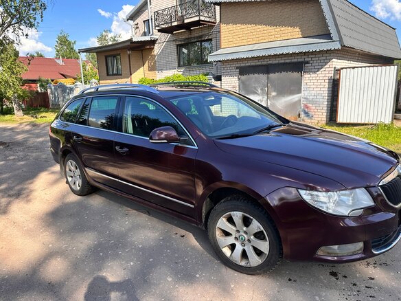 2013 Skoda Superb II, красный, 950000 рублей - вид 1