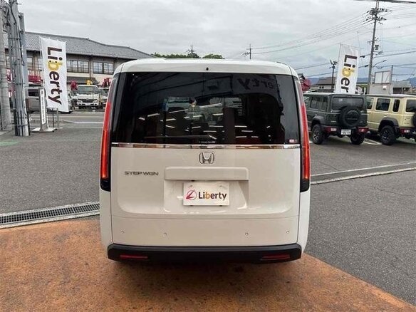 2023 Honda Stepwgn VI, белый, 1730000 рублей - вид 6