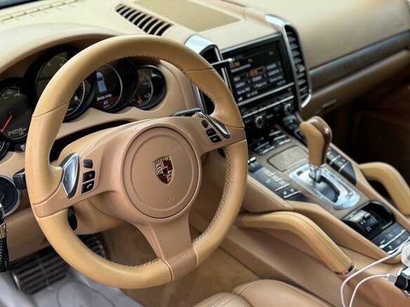 2010 Porsche Cayenne II (958), чёрный, 1830000 рублей - вид 3