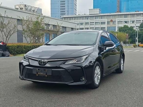 2023 Toyota Corolla XII (E210), чёрный, 1150000 рублей