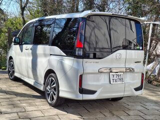 2019 Honda Stepwgn Spada V Рестайлинг, белый, 2920000 рублей, вид 4