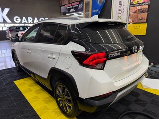 2021 Toyota Yaris L X XP150 Рестайлинг, белый, 1550000 рублей, вид 5