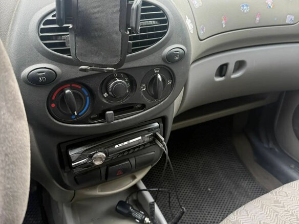 2010 Lada (ВАЗ) Kalina I, серебристый, 220000 рублей - вид 8