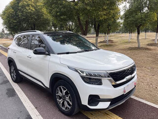 2023 Kia KX3, белый, 1800000 рублей, вид 3