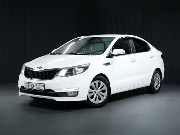 2015 Kia Rio III Рестайлинг, белый, 880000 рублей - вид 2
