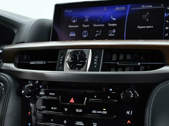 2018 Lexus LX 570 III Рестайлинг 2, белый, 9990000 рублей - вид 20