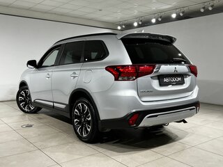 2022 Mitsubishi Outlander III Рестайлинг 3, серый, 2245000 рублей, вид 4